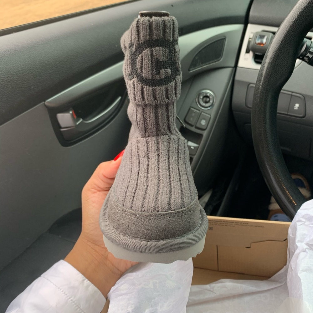 Kids uggs 8c
